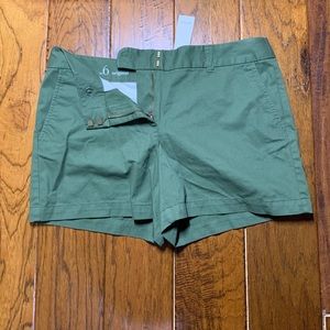 NWT Loft by Ann Taylor green original fit shorts 6